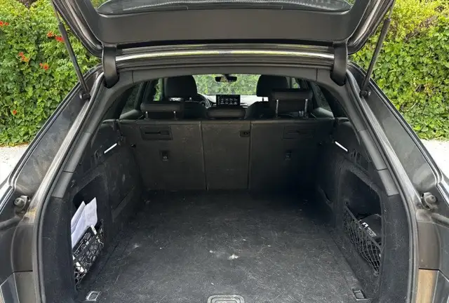 Audi A4 view 7