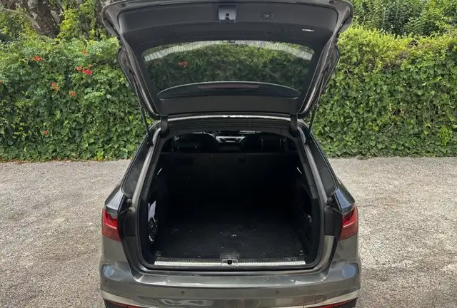 Audi A4 view 6