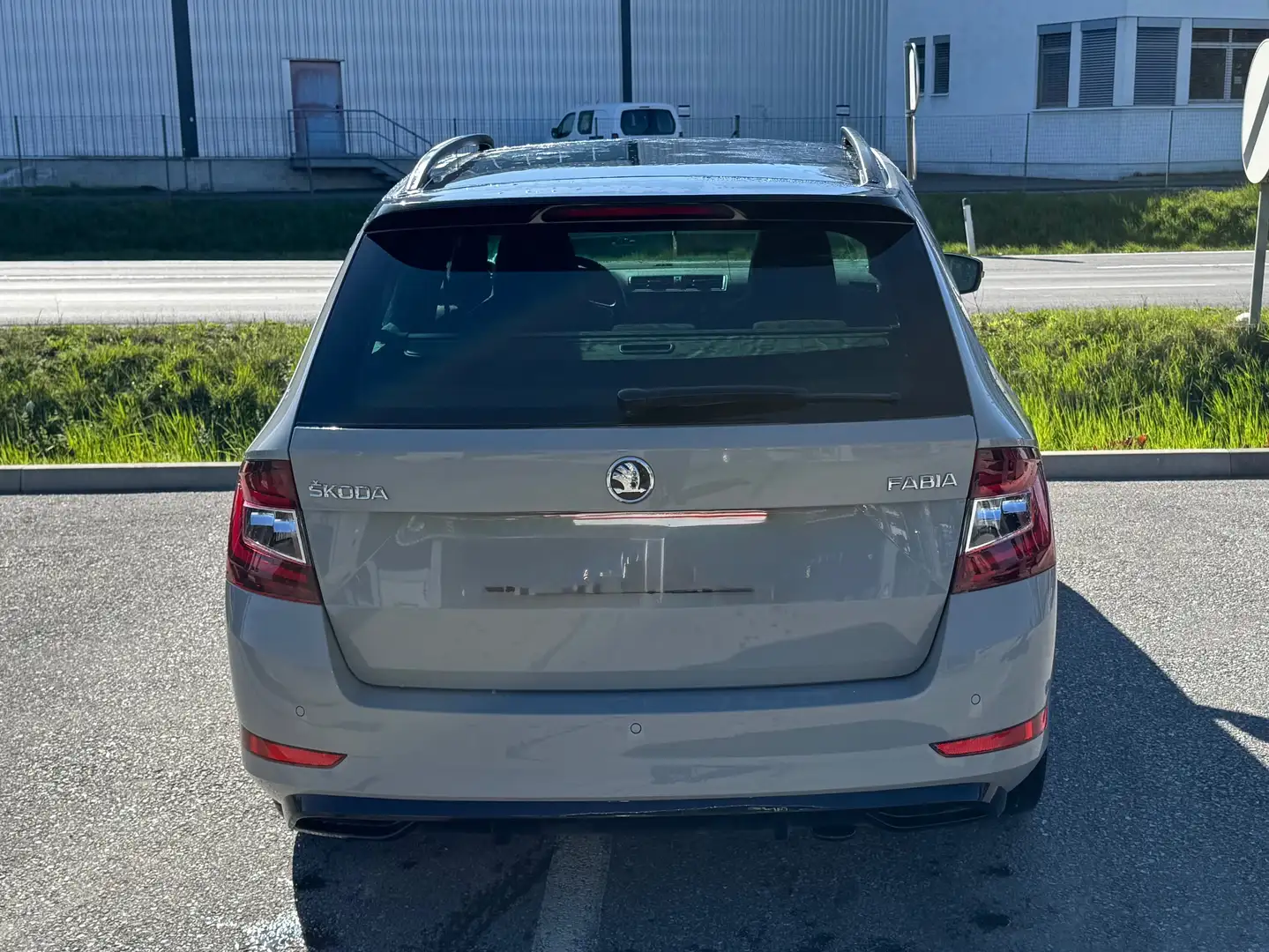 Skoda Fabia Combi Monte Carlo 1,0 TSI Grau - 2
