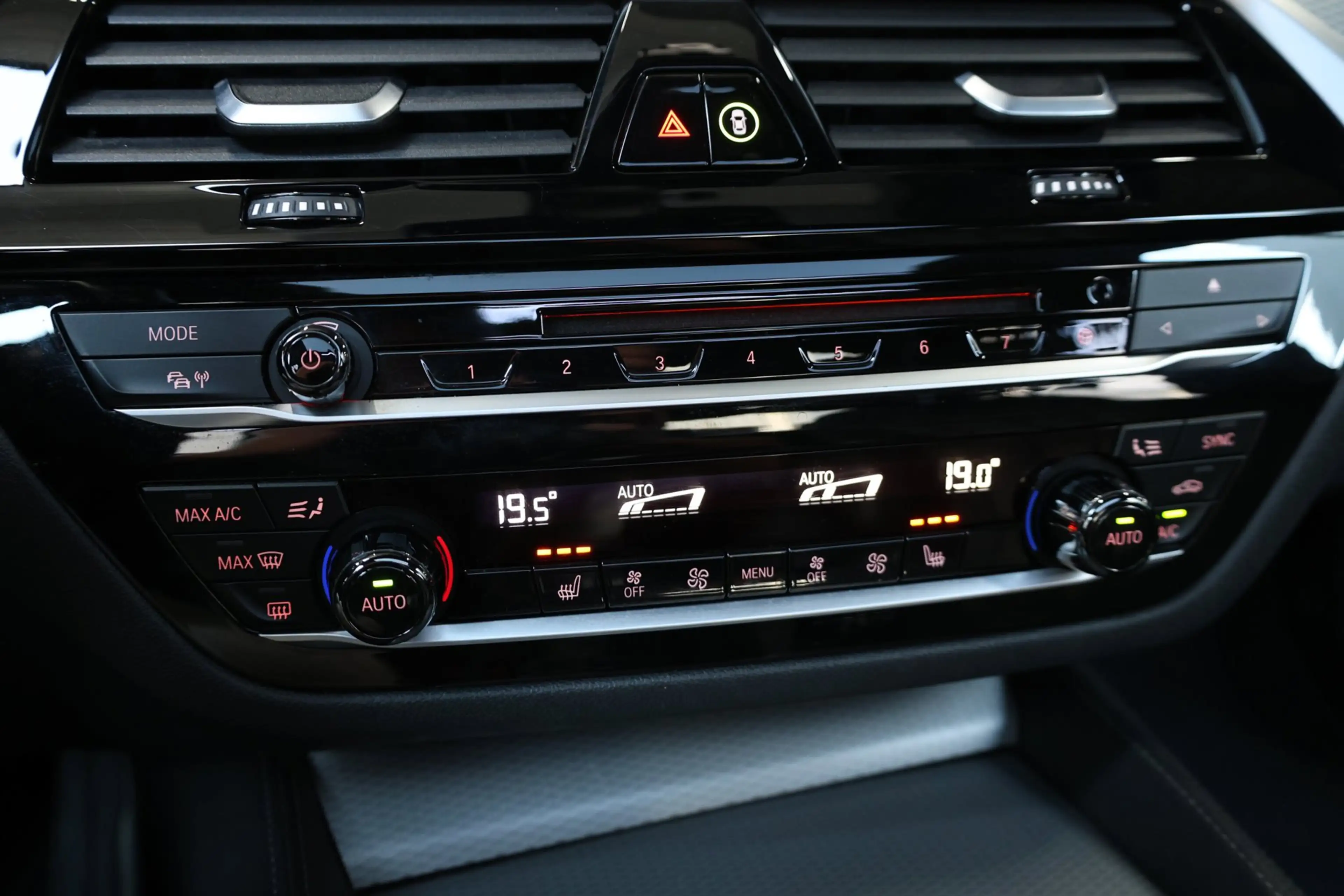BMW 540 540I XDRIVE M-Sport BTW/LED/VIRTUAL/SFEER/SOFT/PAN — photo 23