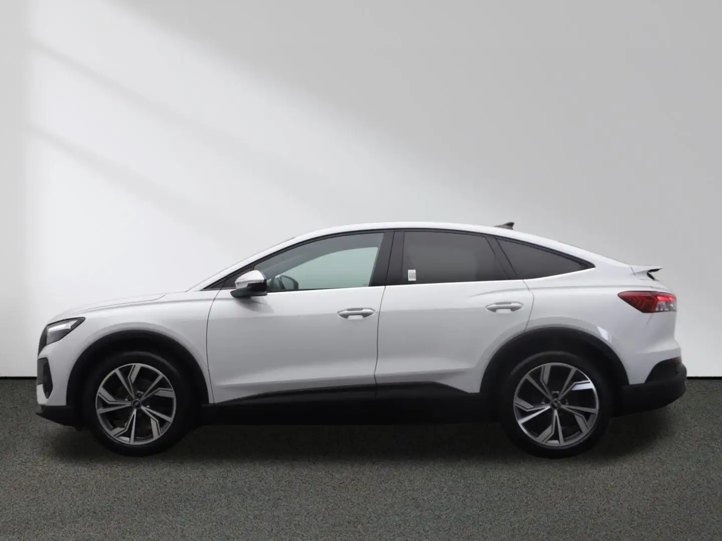 Audi Q4 e-tron Sportback 35 MMI Standklima CarPlay Білий - 2