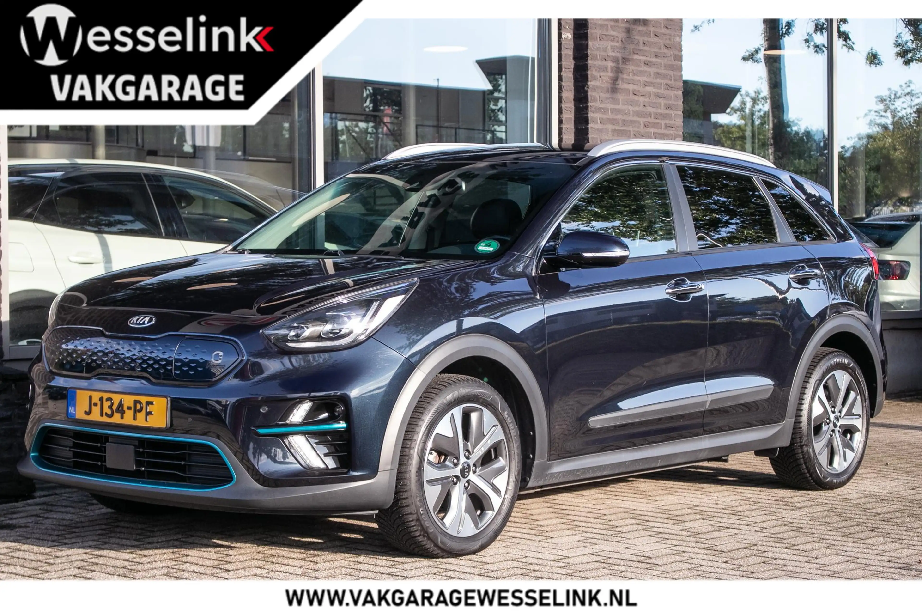 Kia e-Niro ExecutiveLine 64 kWh - 3 Fase | Leer | JBL Audio