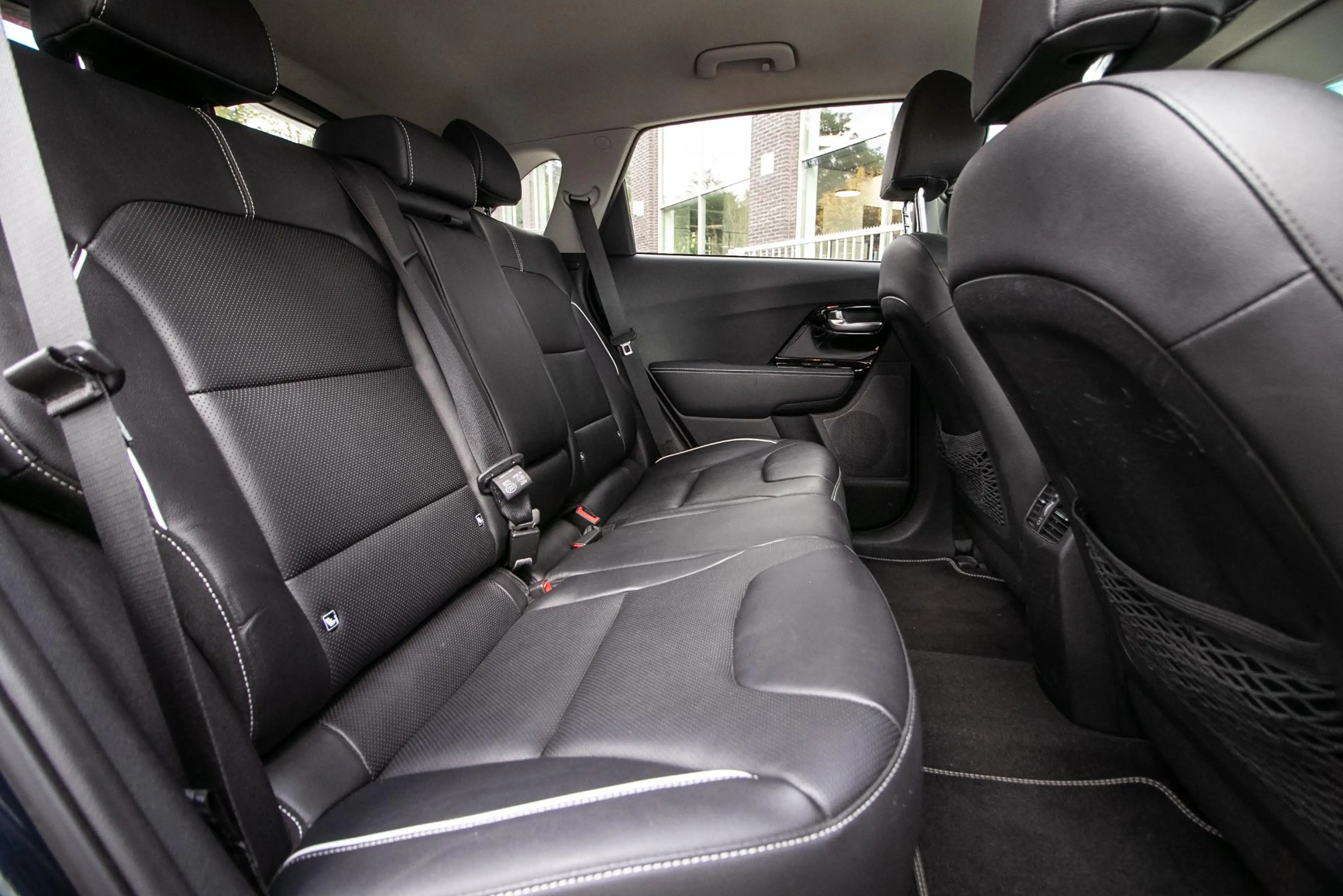 Kia e-Niro ExecutiveLine 64 kWh - 3 Fase | Leer | JBL Audio — photo 7
