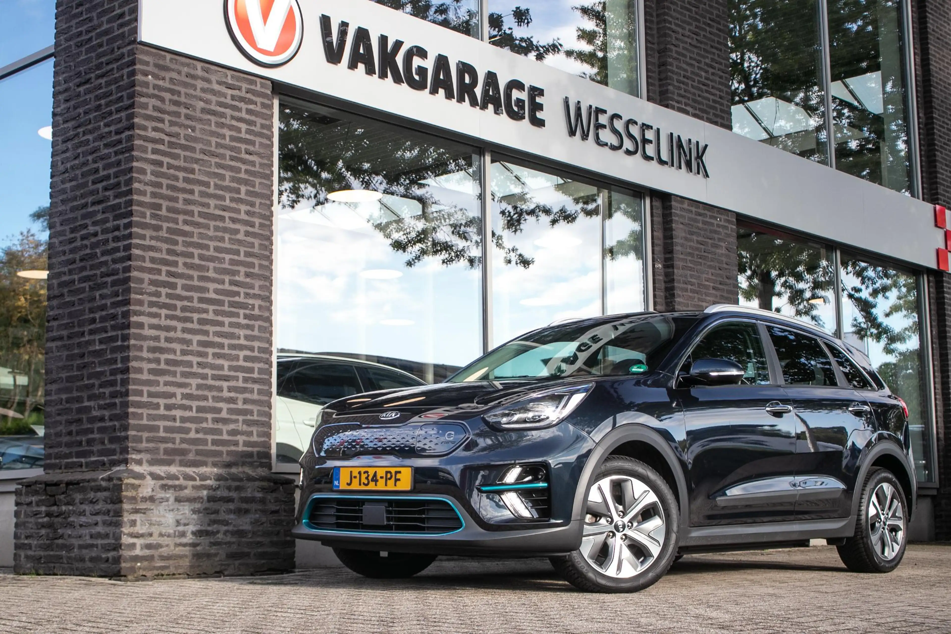 Kia e-Niro ExecutiveLine 64 kWh - 3 Fase | Leer | JBL Audio — photo 13