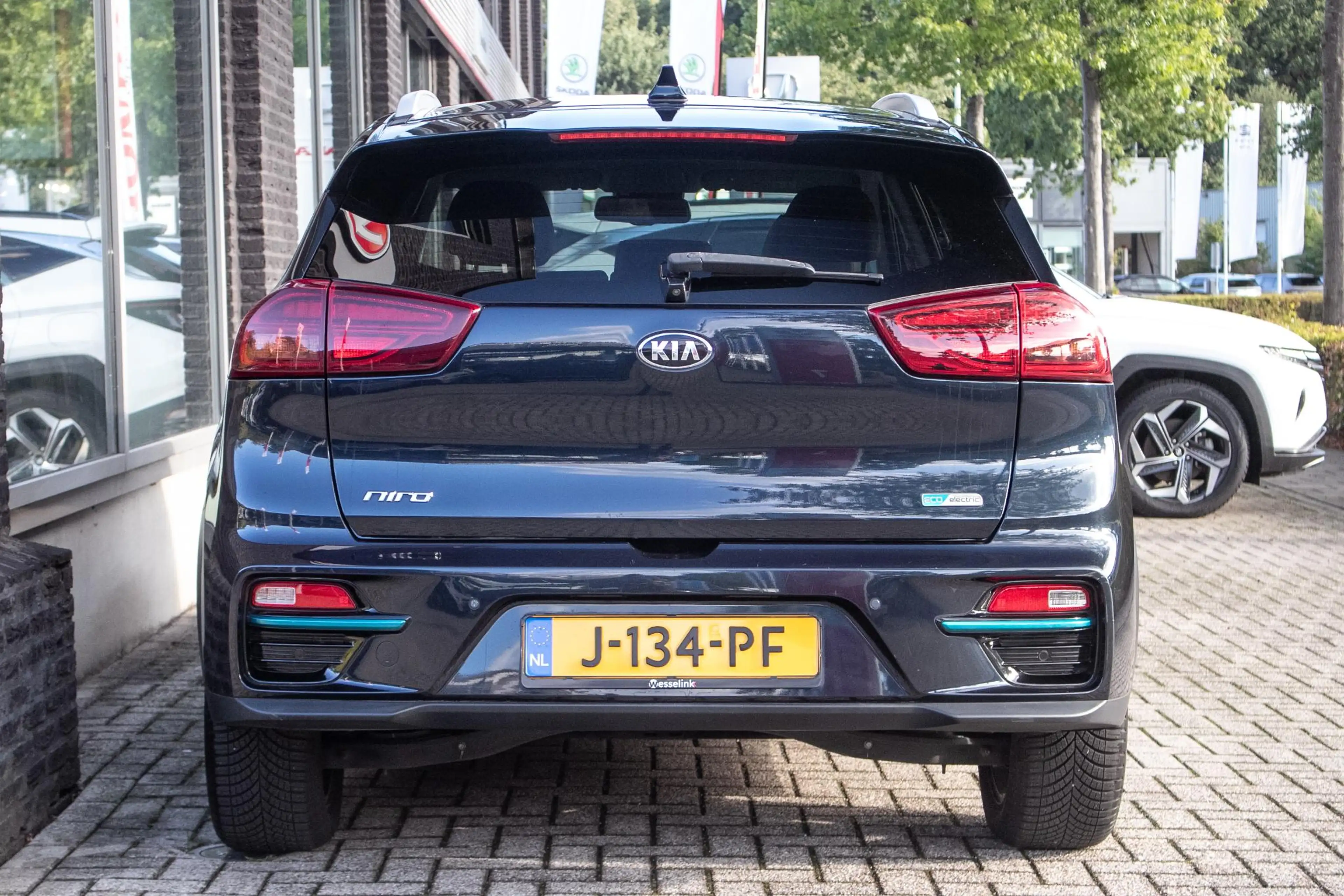 Kia e-Niro ExecutiveLine 64 kWh - 3 Fase | Leer | JBL Audio — photo 11
