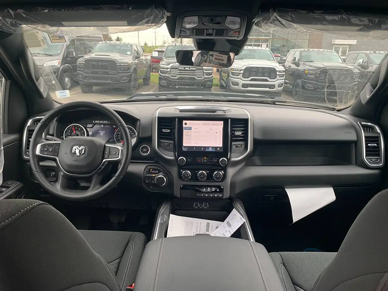 RAM 1500 снимка RAM 1500