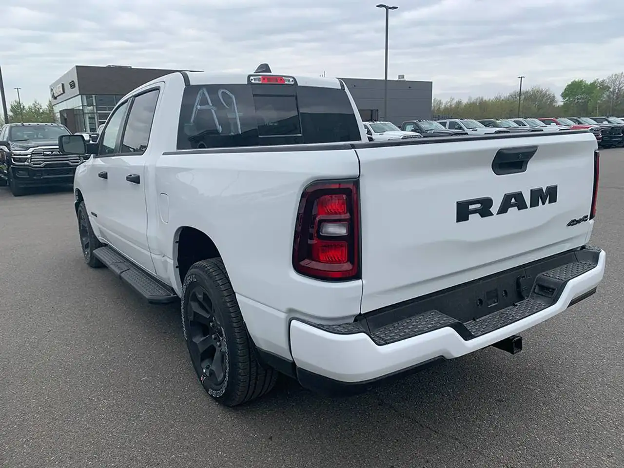 RAM 1500 снимка RAM 1500