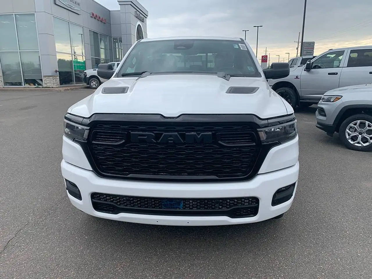 RAM 1500 снимка RAM 1500