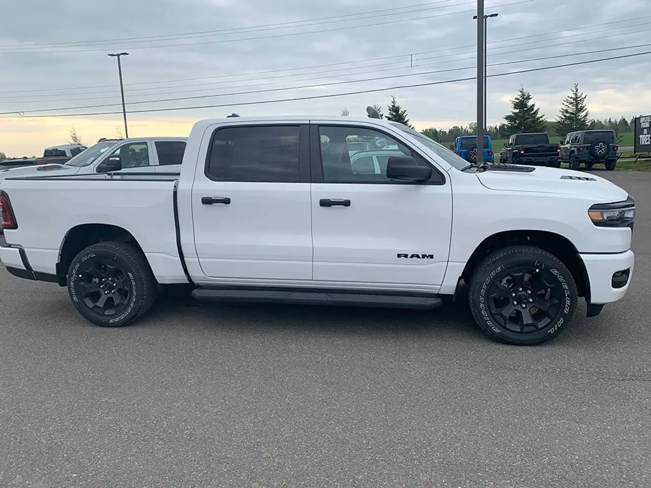 RAM 1500 снимка RAM 1500