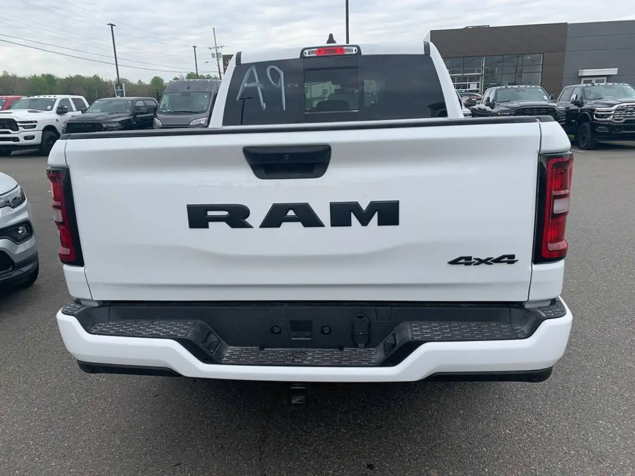 RAM 1500 снимка RAM 1500
