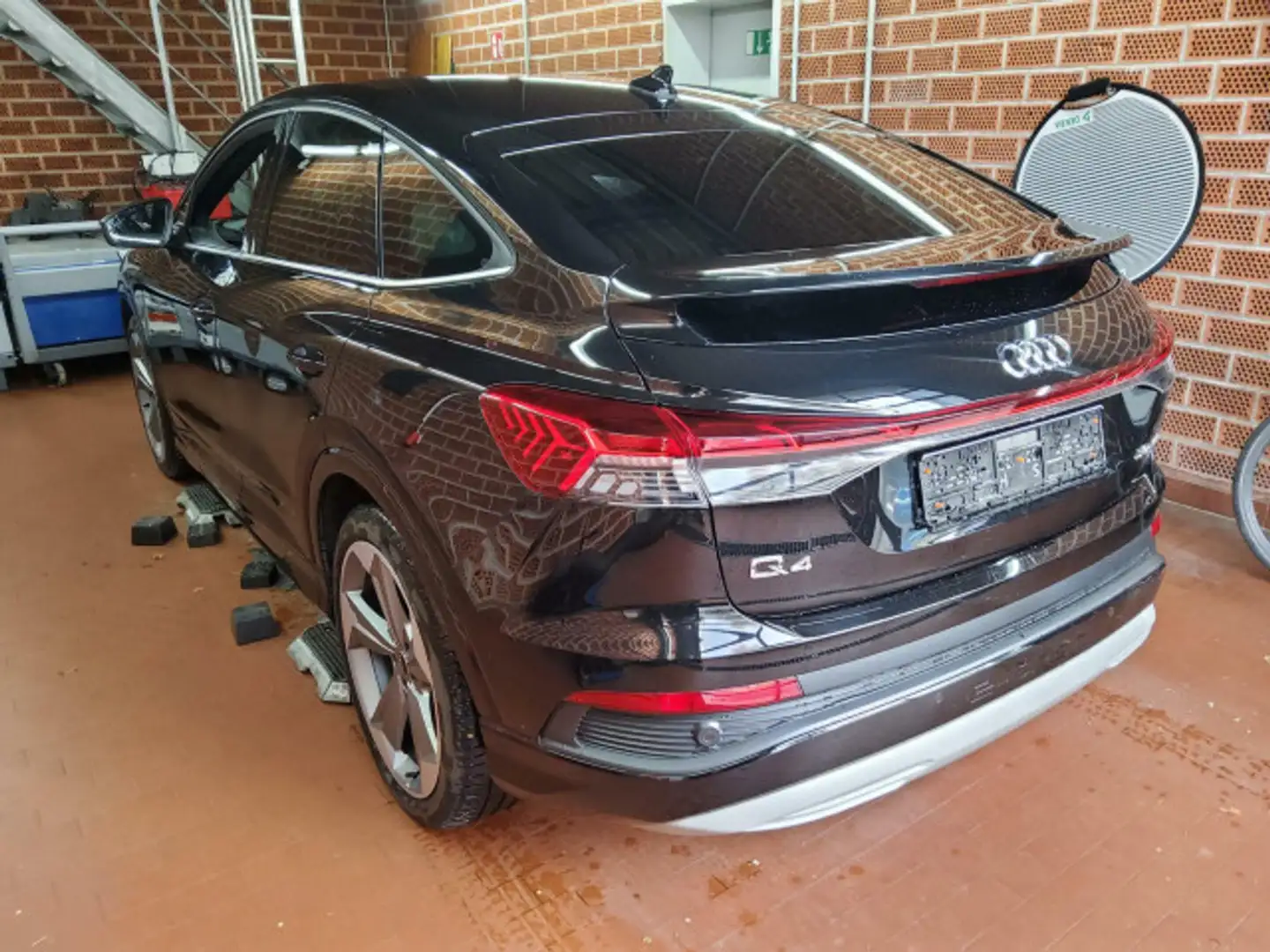 Audi Q4 e-tron 50 quattro AHK HuD LED NAV Zwart - 2