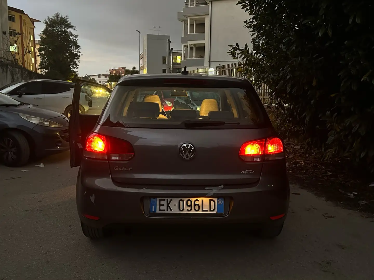 Volkswagen Golf 1.6 TDI DPF Comfortline - 2