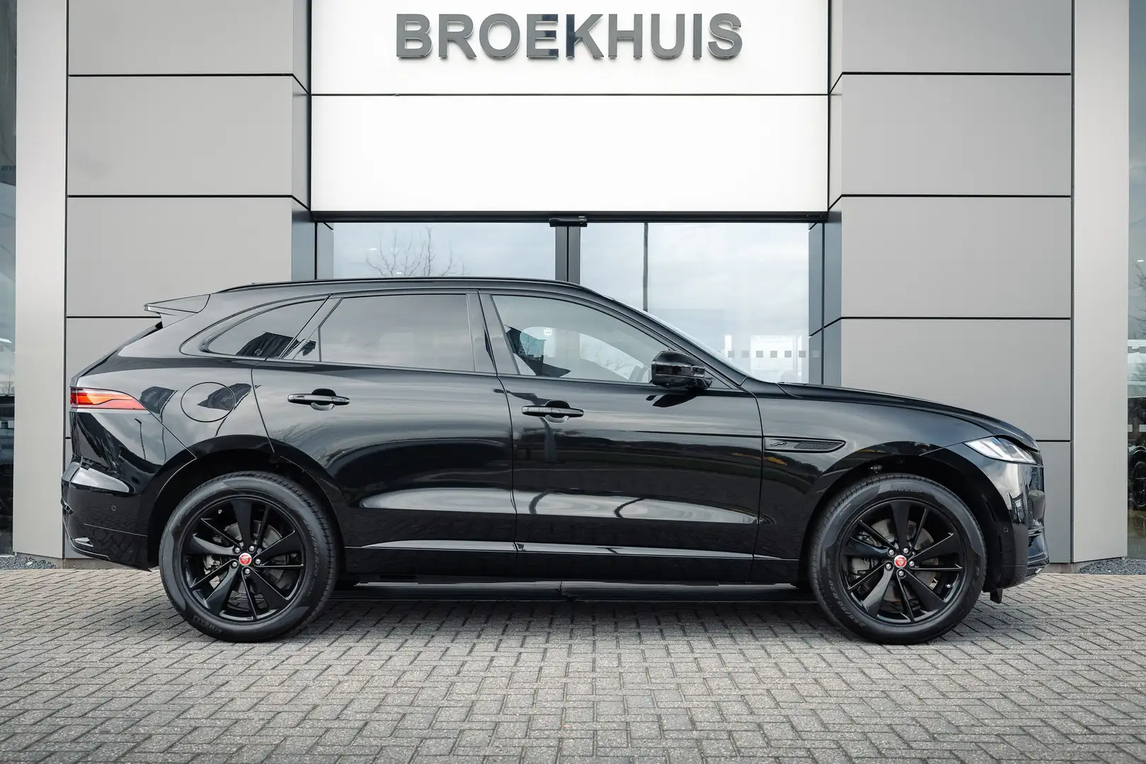 Jaguar F-Pace 2.0 P400e R-Dynamic S | Panoramadak | 20 Inch | Bl Noir - 2