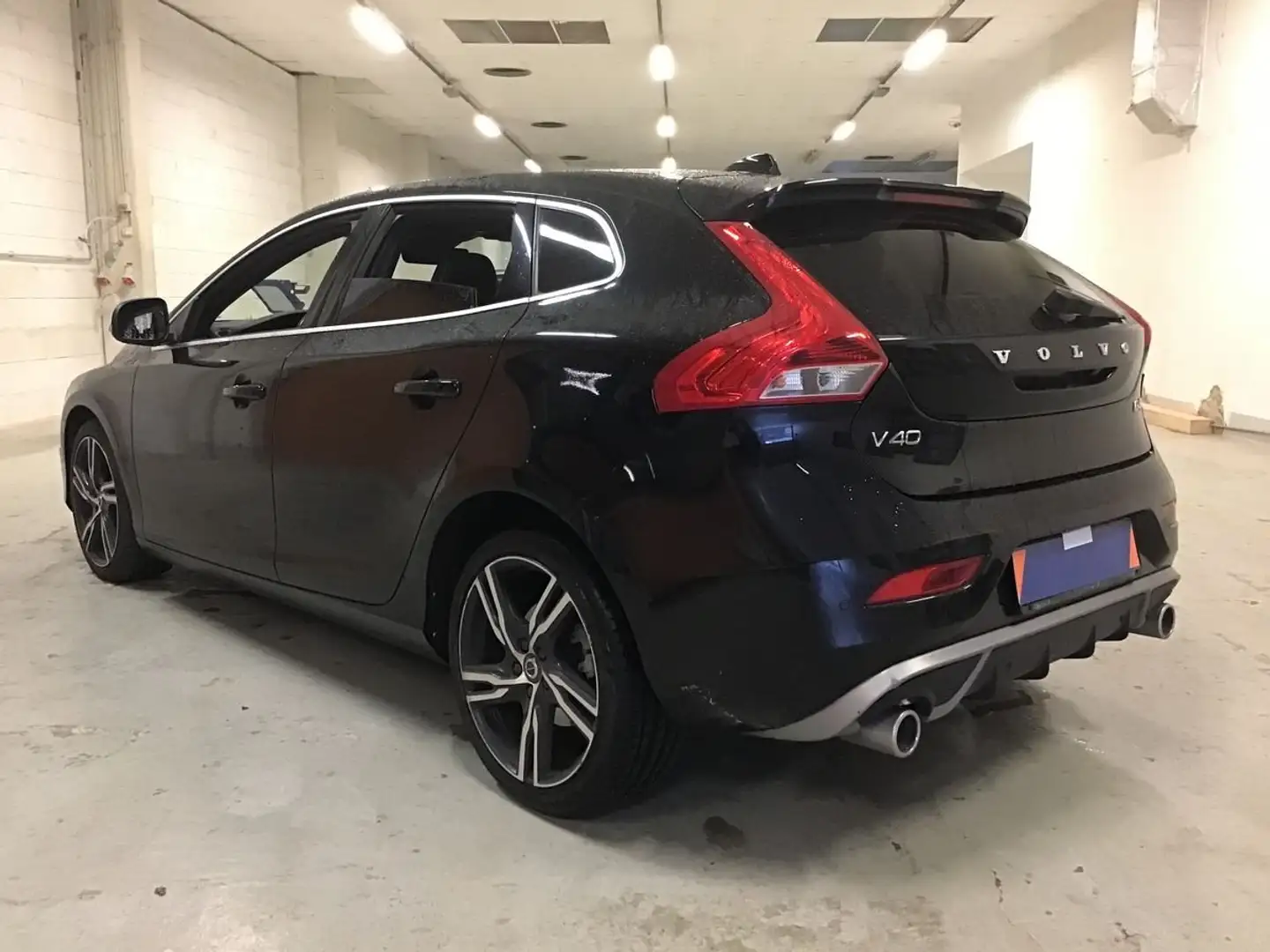 Volvo V40 R-Design Negro - 2