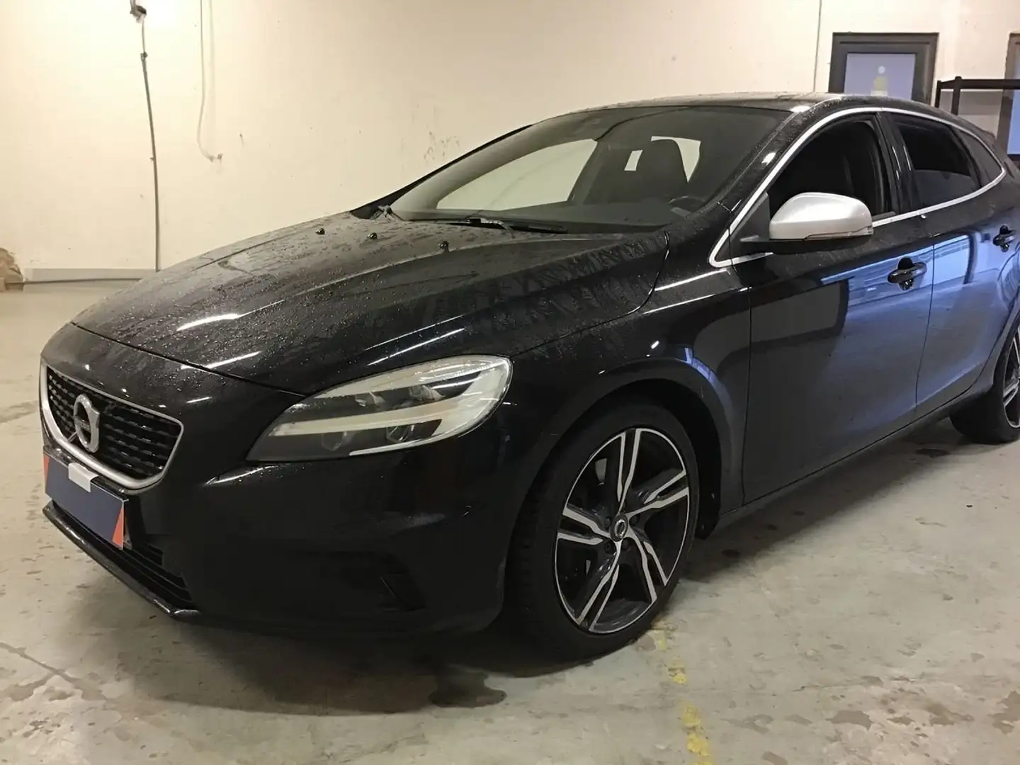 Volvo V40 R-Design Negro - 1