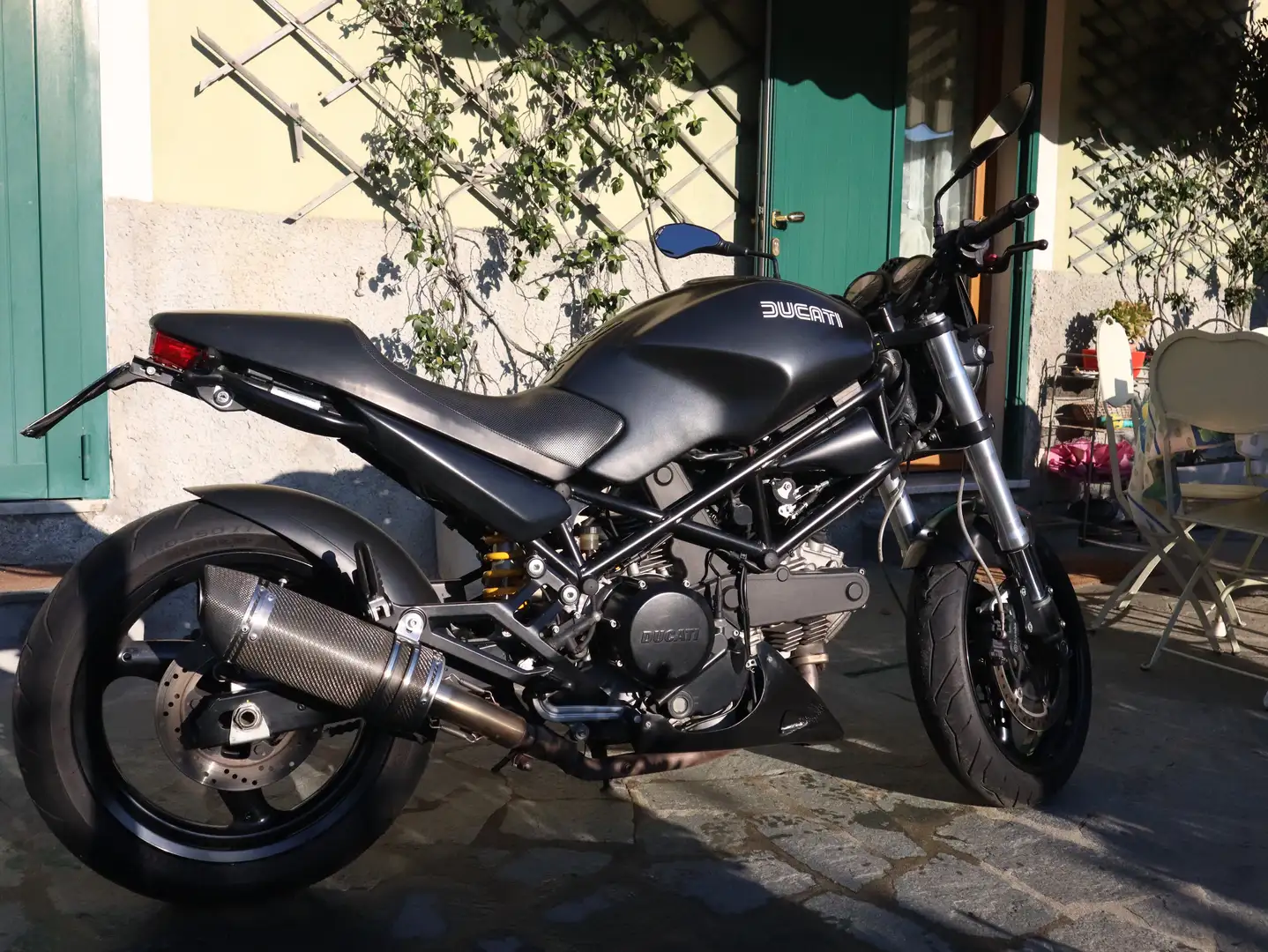Ducati Monster 695 Negro - 1