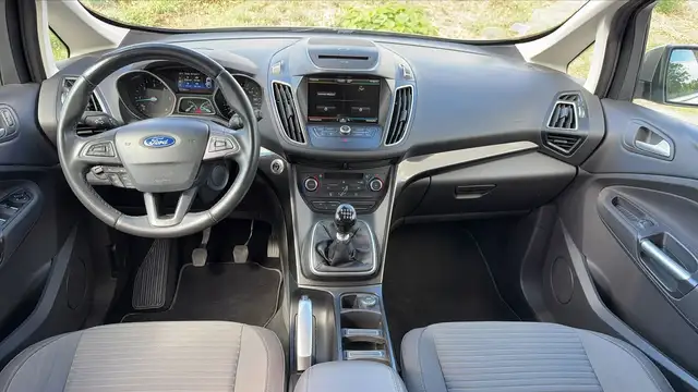 Ford C-Max view 11
