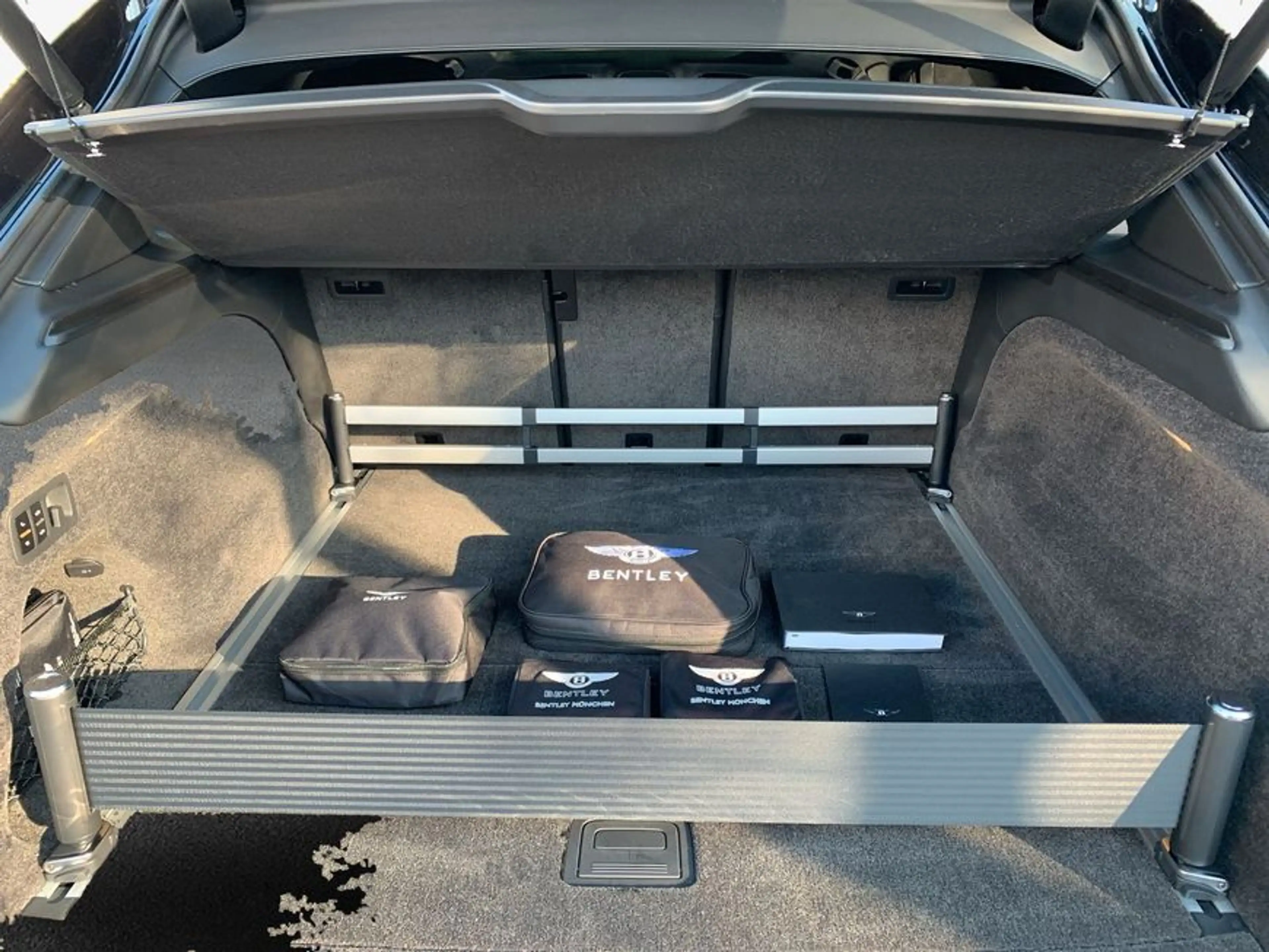 Bentley Bentayga S 404 kW, 5-türig — photo 11