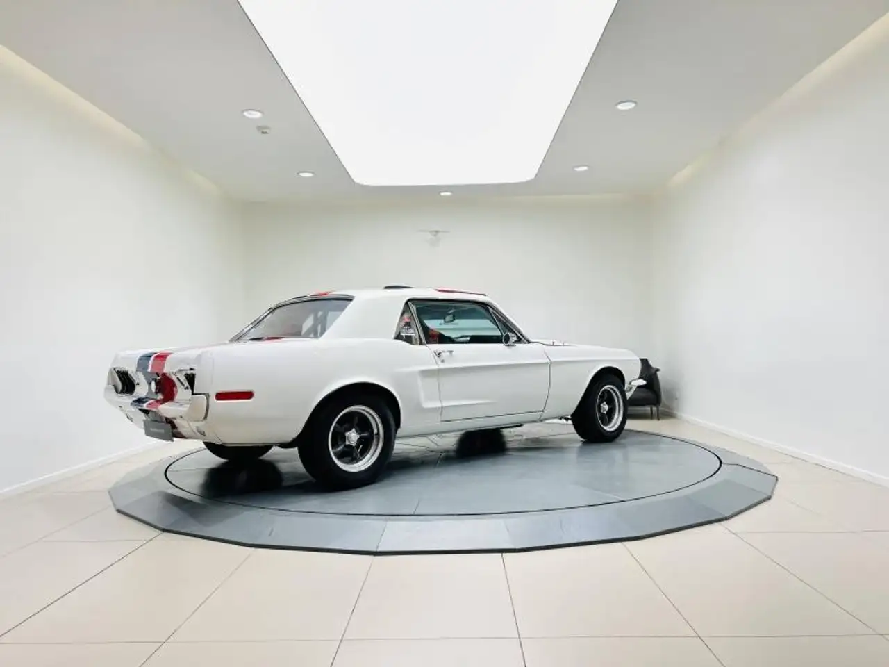 Ford Mustang Fastback, foto 3
