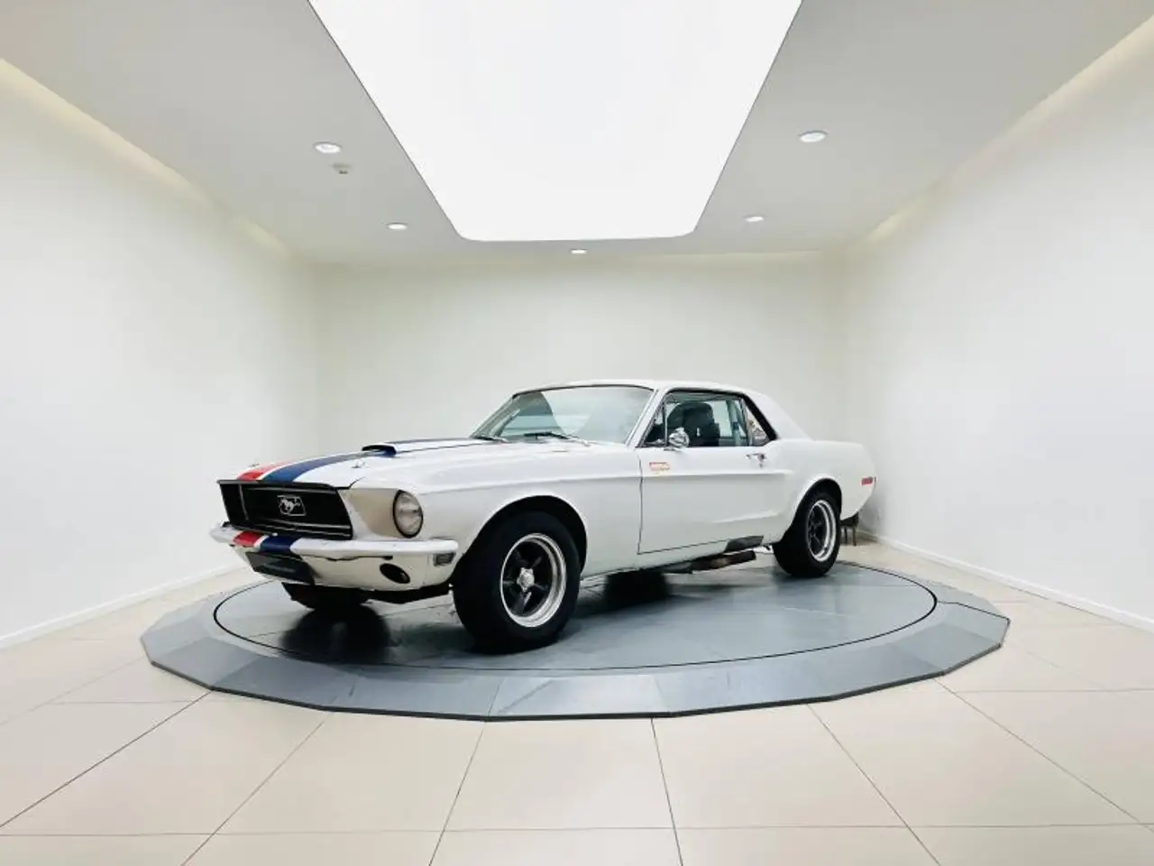 Ford Mustang Fastback, foto 1