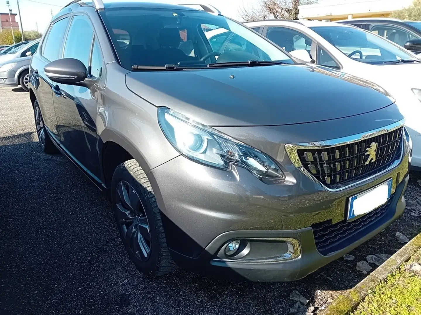 Peugeot 2008 PureTech 82 Allure Gris - 2