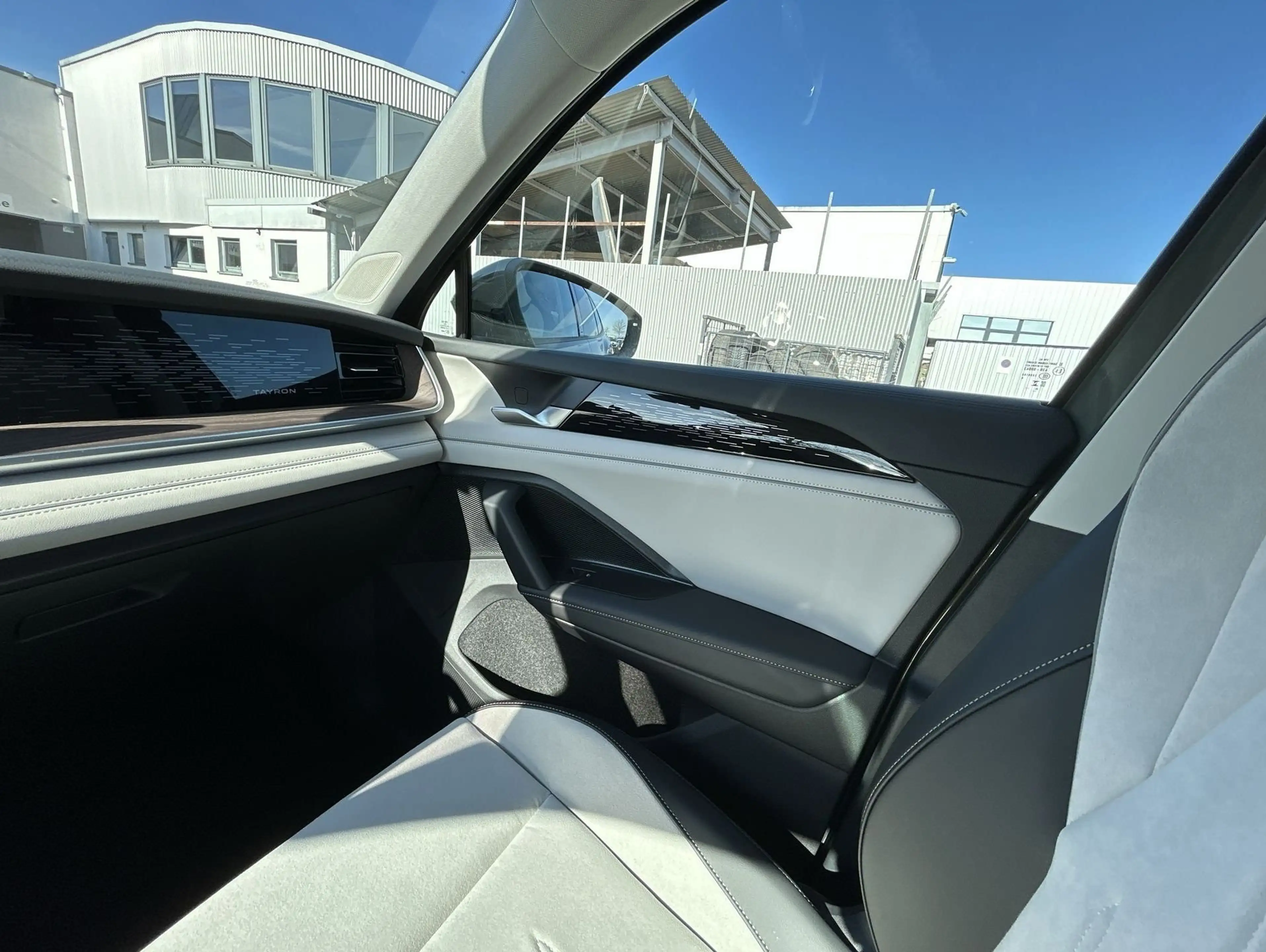 Volkswagen Tayron 2.0 TDI DSG Elegance AHK LM-Catania Winterräder IQ — photo 8