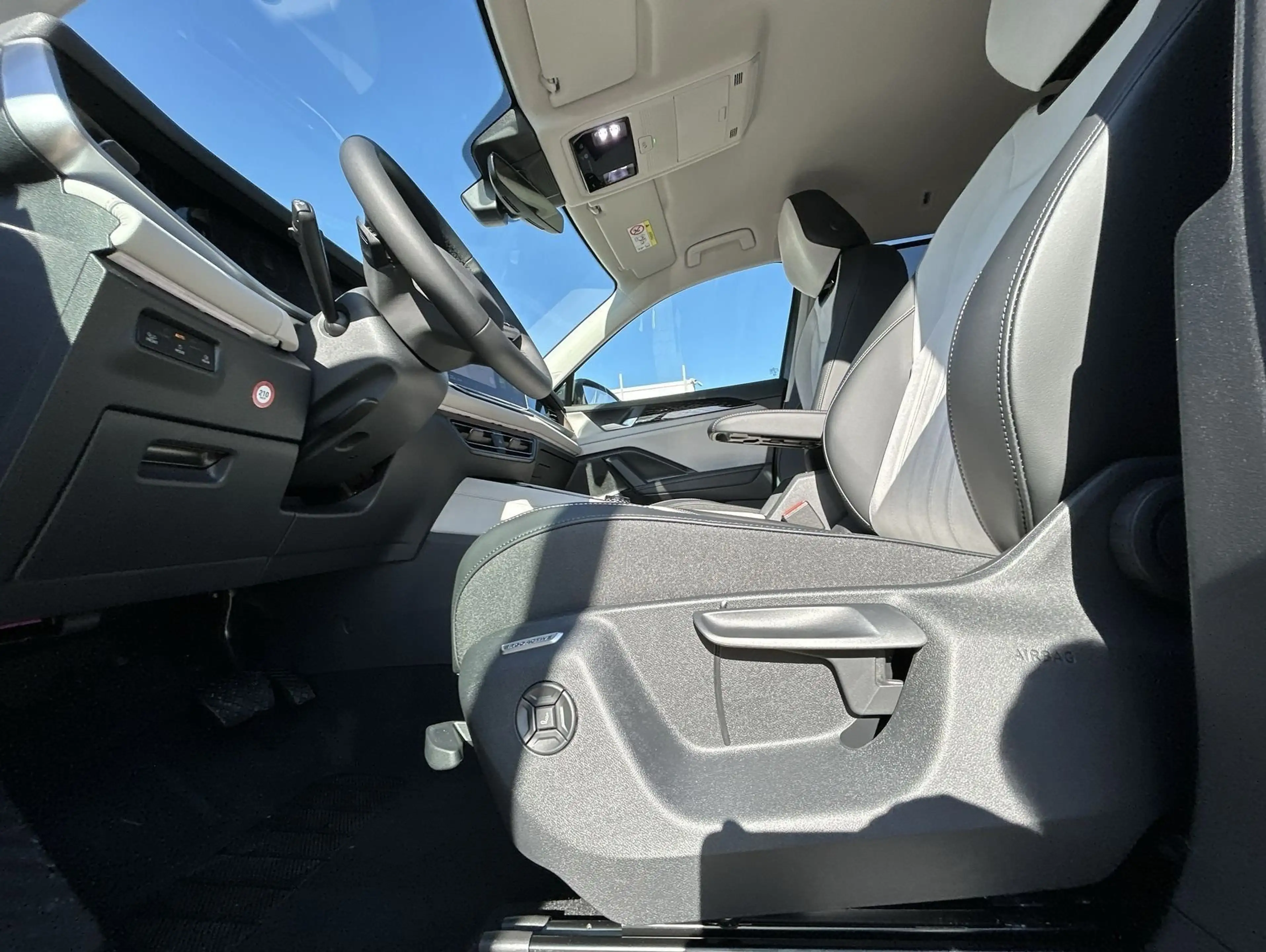 Volkswagen Tayron 2.0 TDI DSG Elegance AHK LM-Catania Winterräder IQ — photo 15