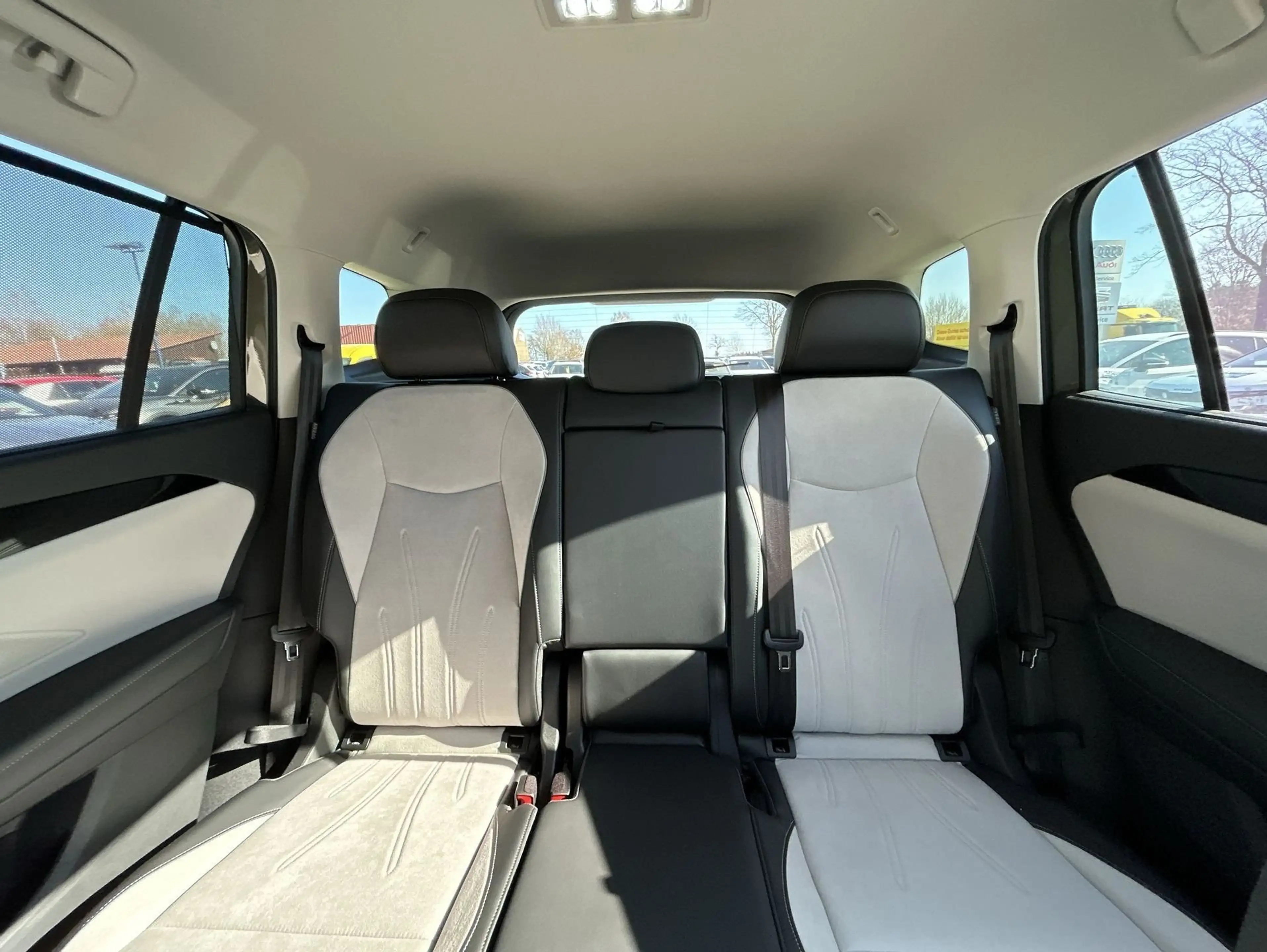 Volkswagen Tayron 2.0 TDI DSG Elegance AHK LM-Catania Winterräder IQ — photo 9