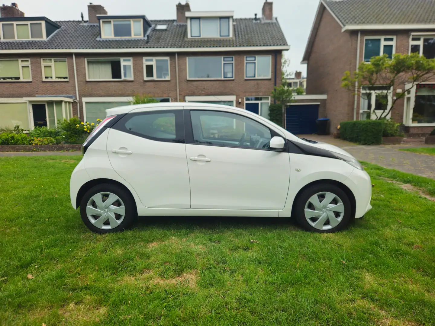 Toyota Aygo Aygo 1.0 VVT-i x-play Wit - 2