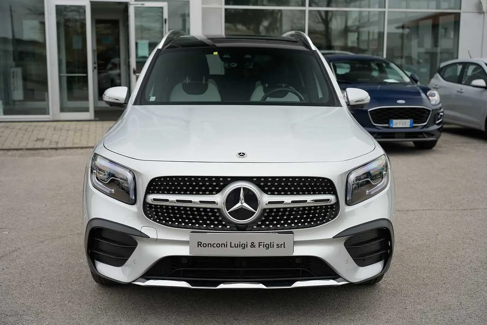 Mercedes-Benz GLB 200 d Automatic 4Matic Premium Срібний - 2