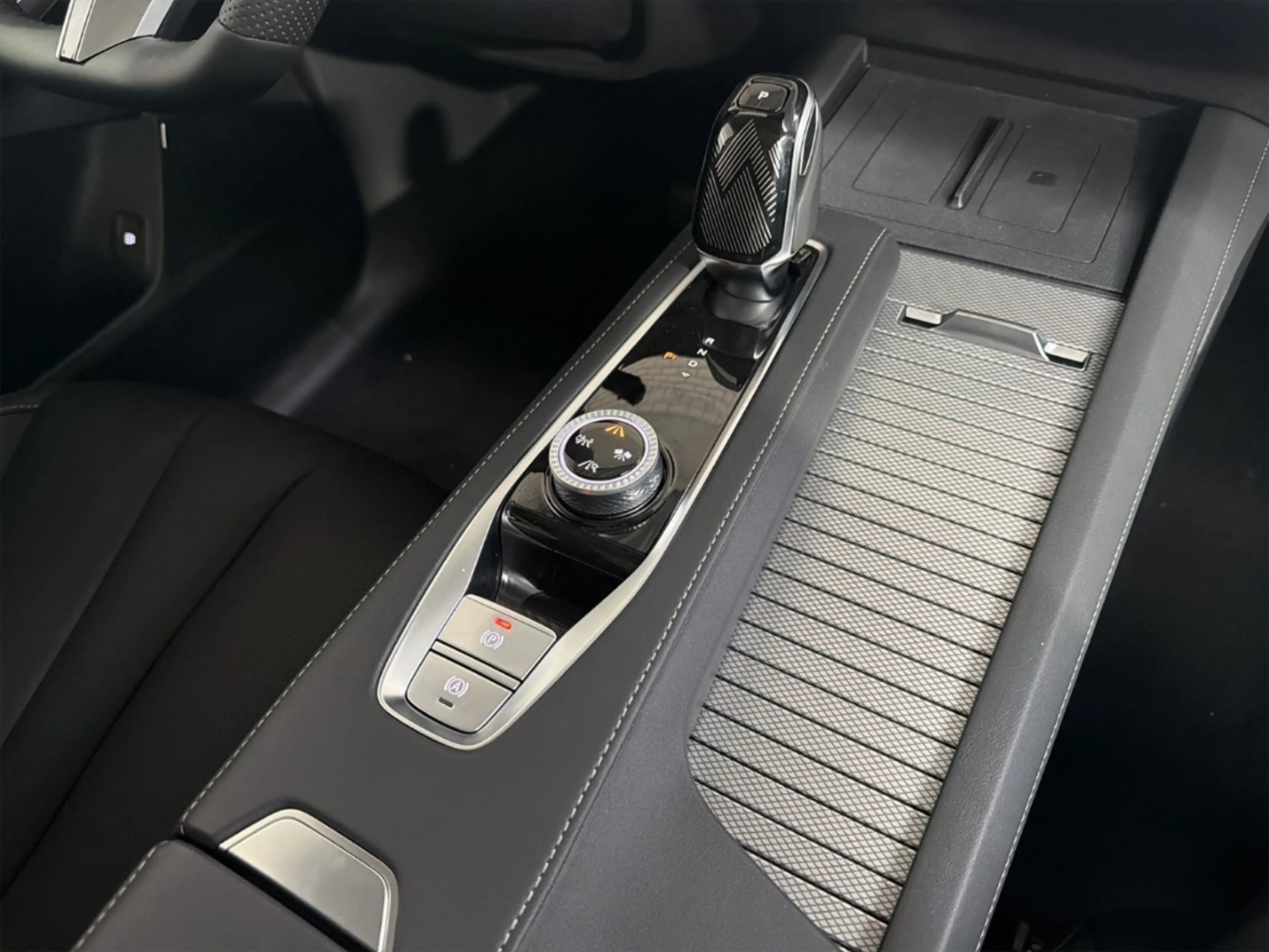 MG MGS9 LUX 7-Sitzer *SHZ* *Massagesitze* *Pano* *3z Klima — photo 11
