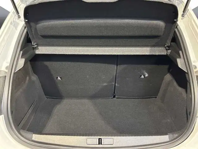 Peugeot 208 view 7