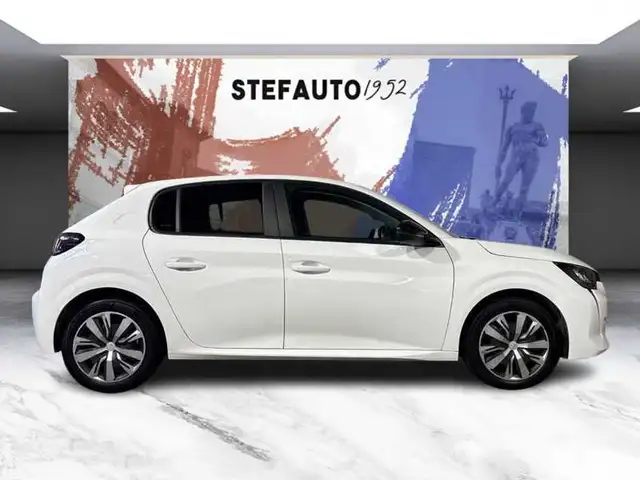 Peugeot 208 view 3