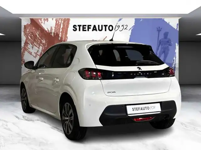 Peugeot 208 view 5