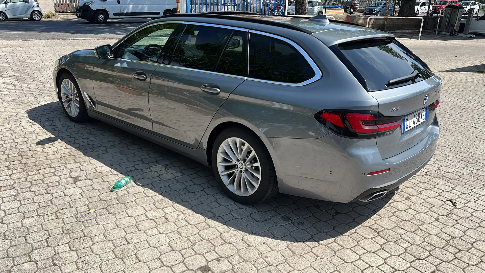 BMW 520 520d Touring mhev 48V xdrive Luxury line auto Grau - 2
