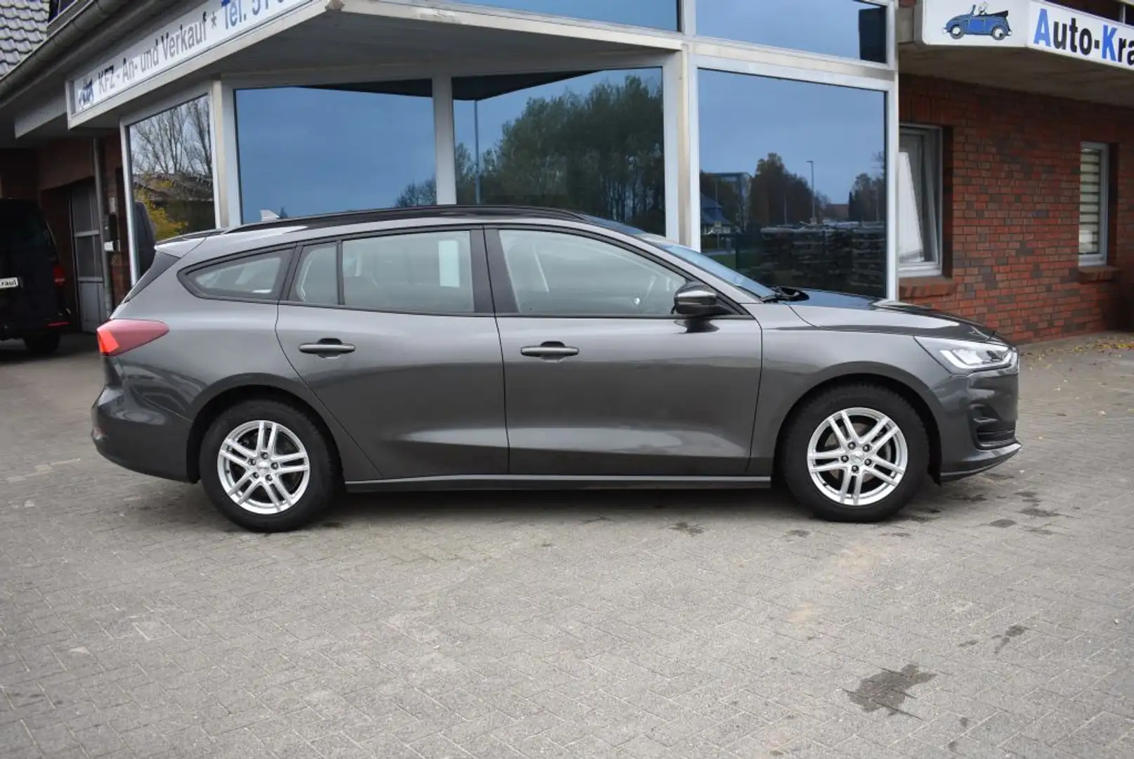 Ford Focus Turnier 1.5 EcoBlue Start-Stopp-System COOL&CONNEC Gris - 2