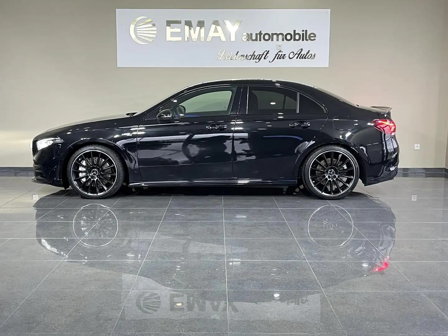 Mercedes-Benz A 35 AMG Limousine  /P.Dach/Leder/LED/ Noir - 1