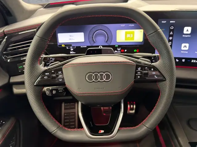 Audi Q7 view 9