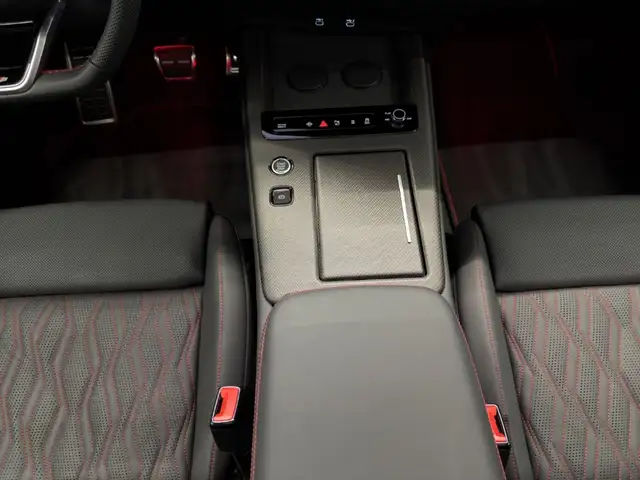 Audi Q7 view 13