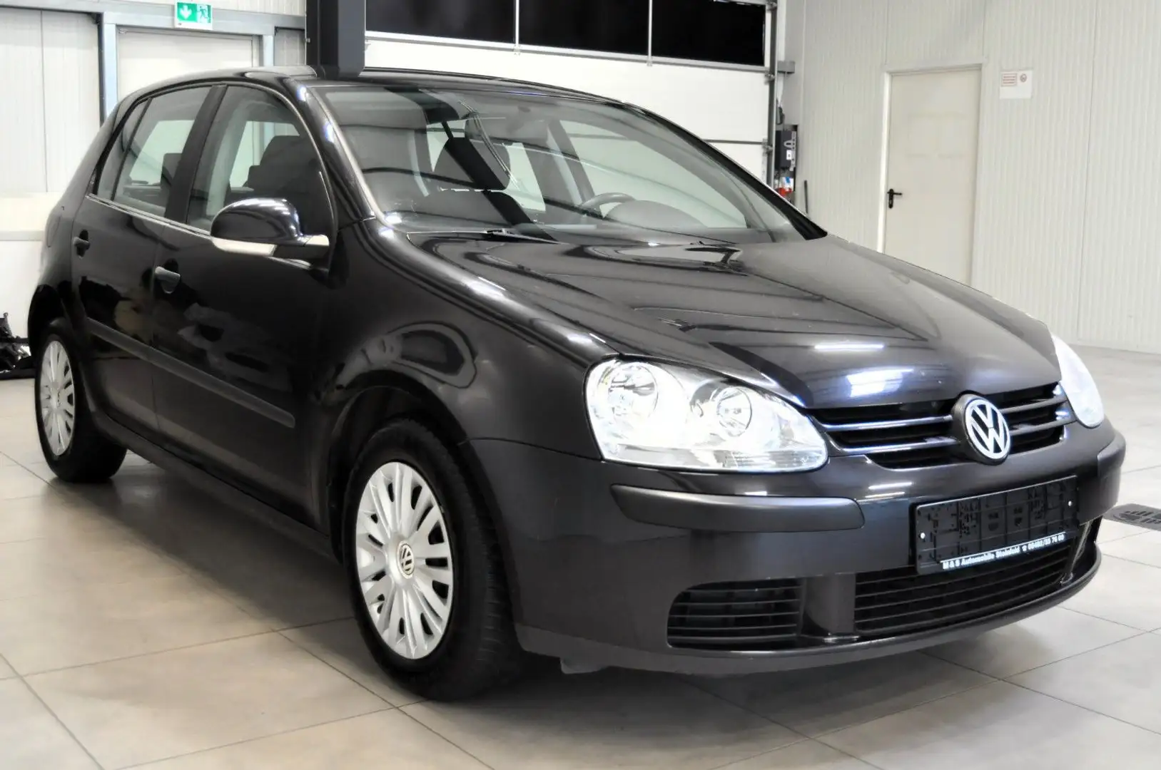 Volkswagen Golf V Lim. Trendline Schwarz - 2
