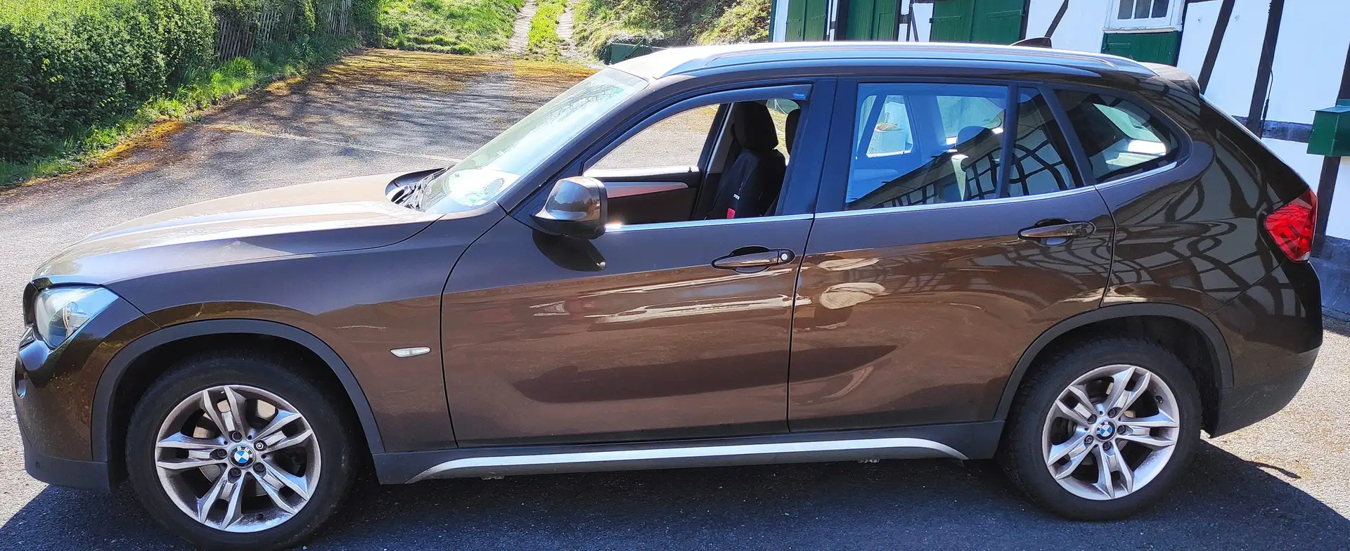 BMW X1 X1 Diesel xDrive23d Aut. Hnědá - 1