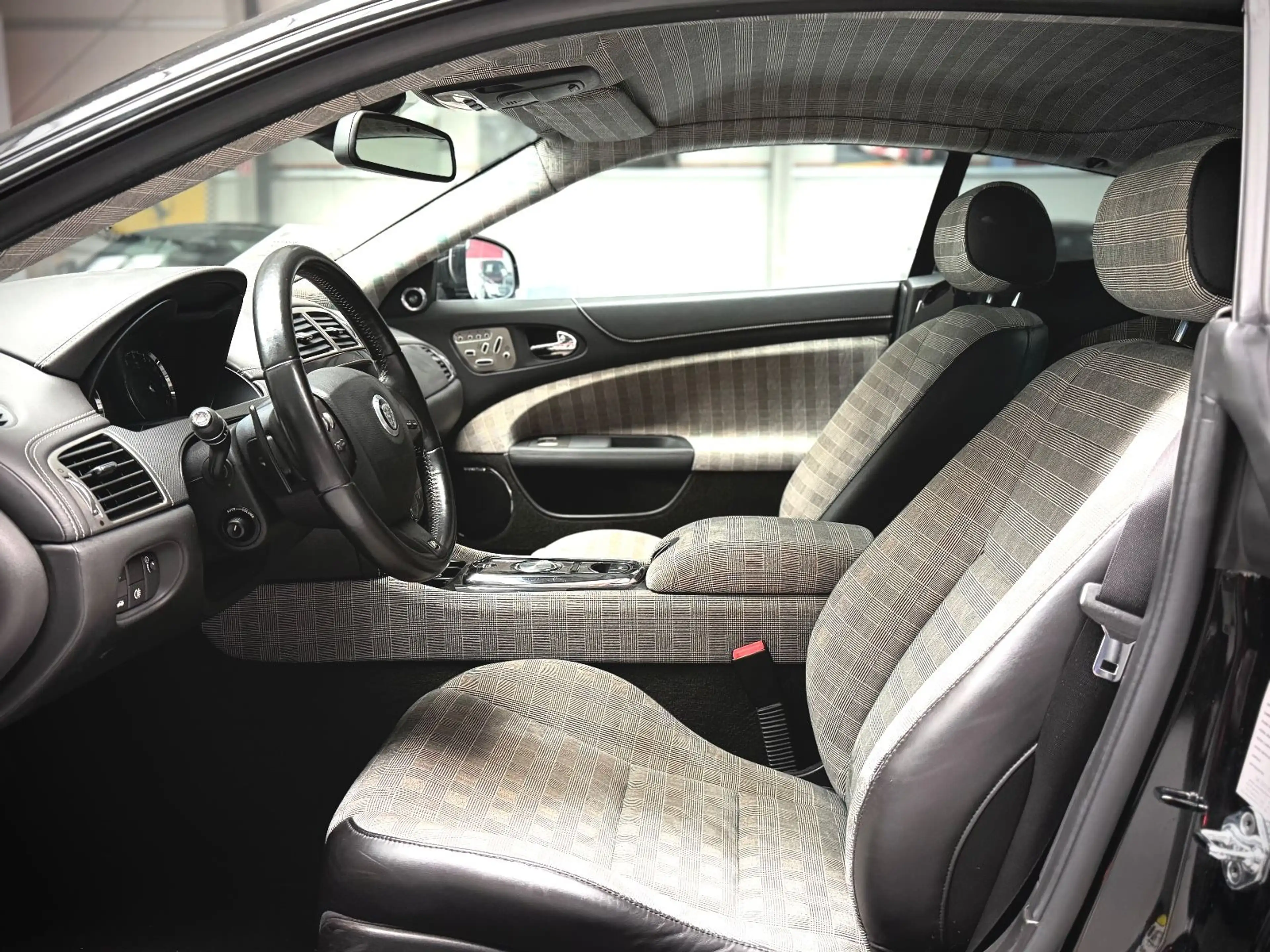 Jaguar XKR R 5.0 One of One Alcantara Edition Prototyp — photo 15