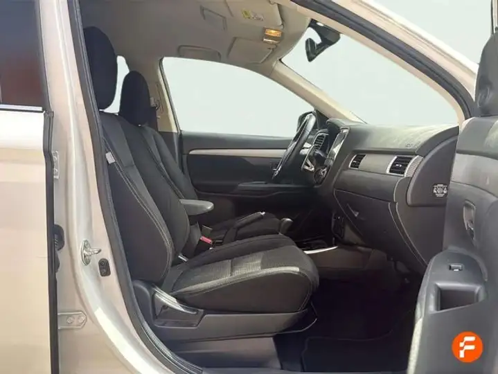 Mitsubishi Outlander 200 MPI CVT Motion 2WD 5p Aut. 2018, foto 12