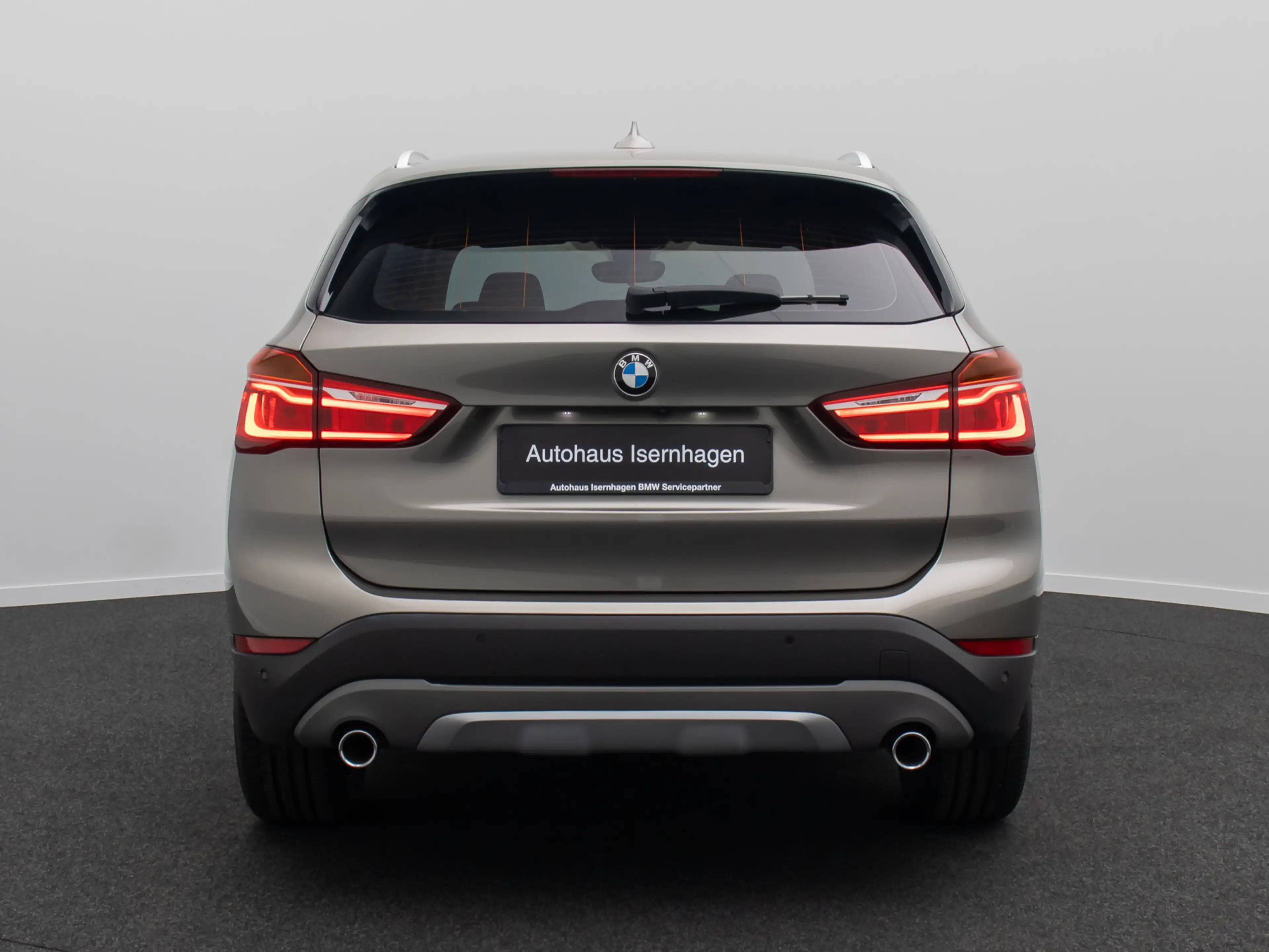 BMW X1 xLine Kamera HUD Alarm H K NaviPlus 18 — photo 8