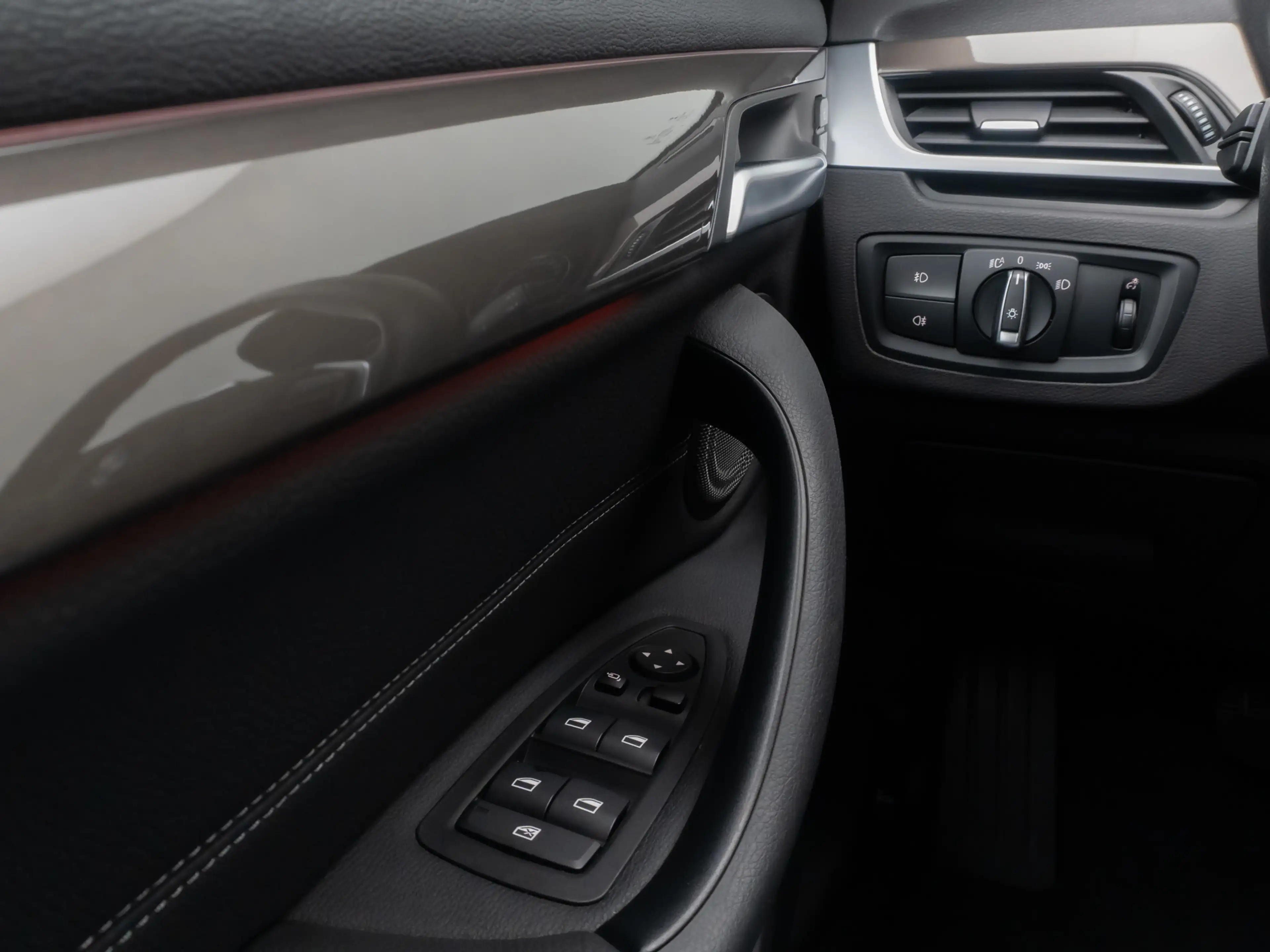 BMW X1 xLine Kamera HUD Alarm H K NaviPlus 18 — photo 31