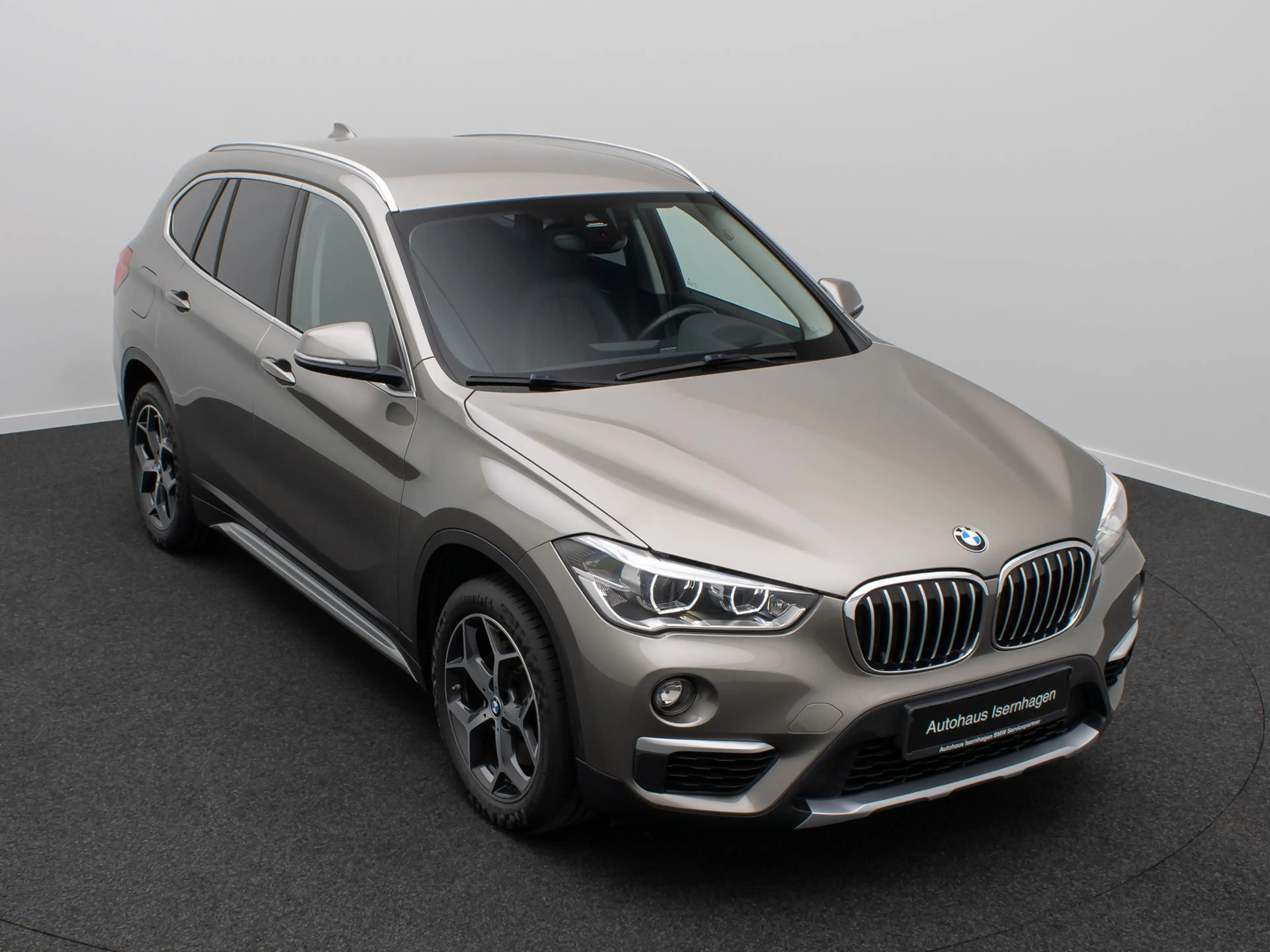 BMW X1 xLine Kamera HUD Alarm H K NaviPlus 18 — photo 3
