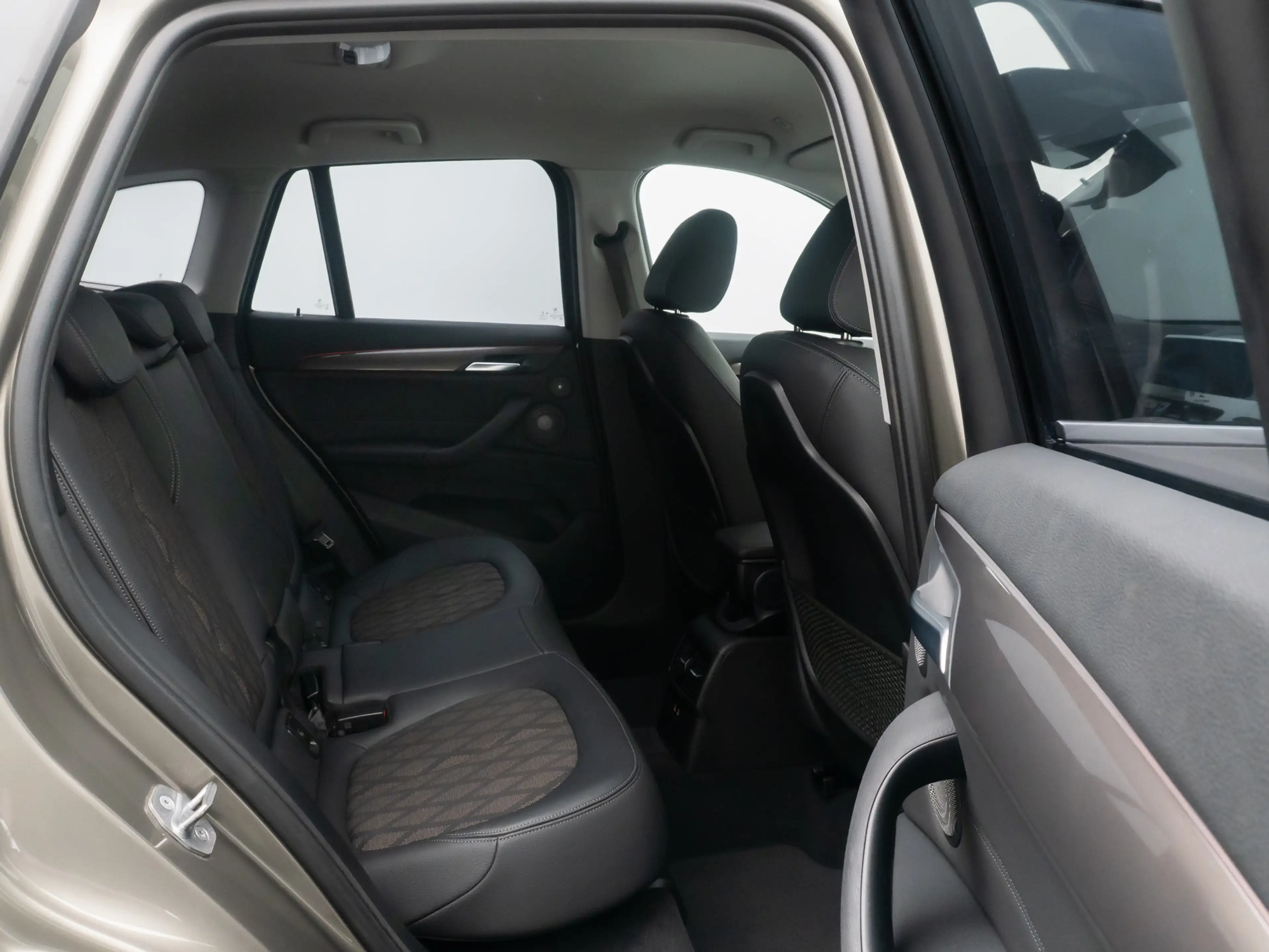 BMW X1 xLine Kamera HUD Alarm H K NaviPlus 18 — photo 26