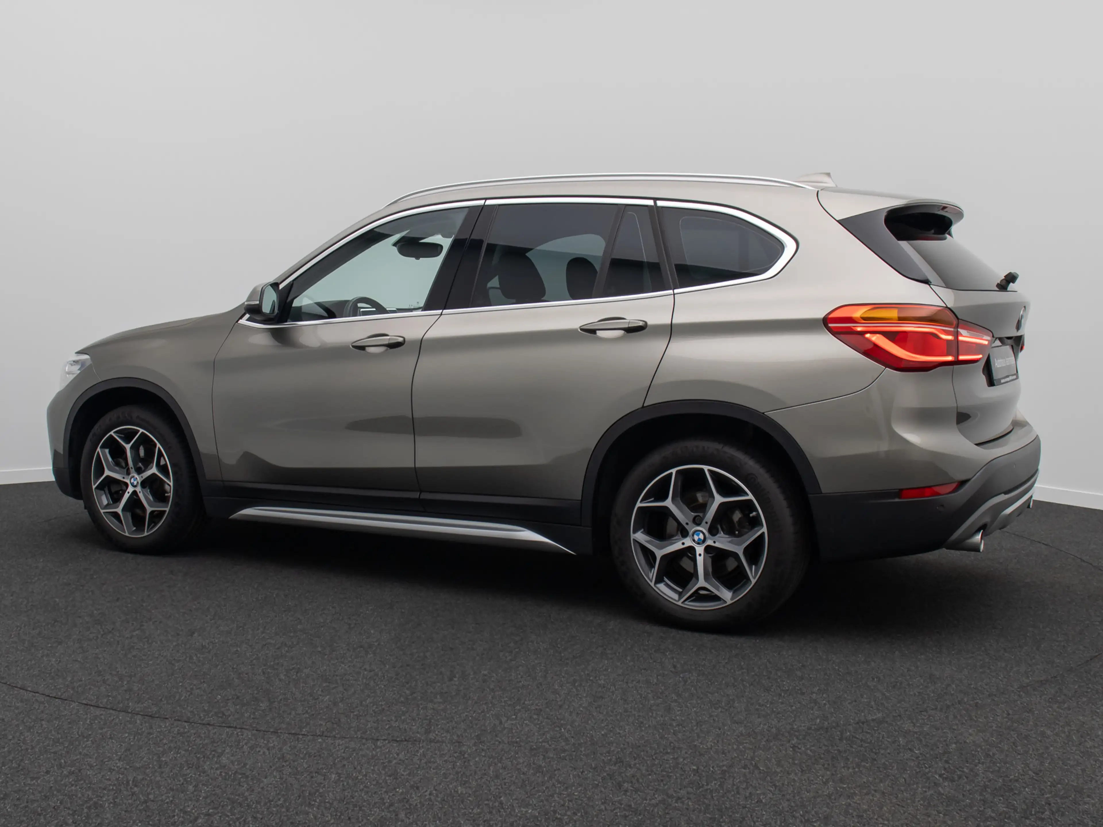 BMW X1 xLine Kamera HUD Alarm H K NaviPlus 18 — photo 10