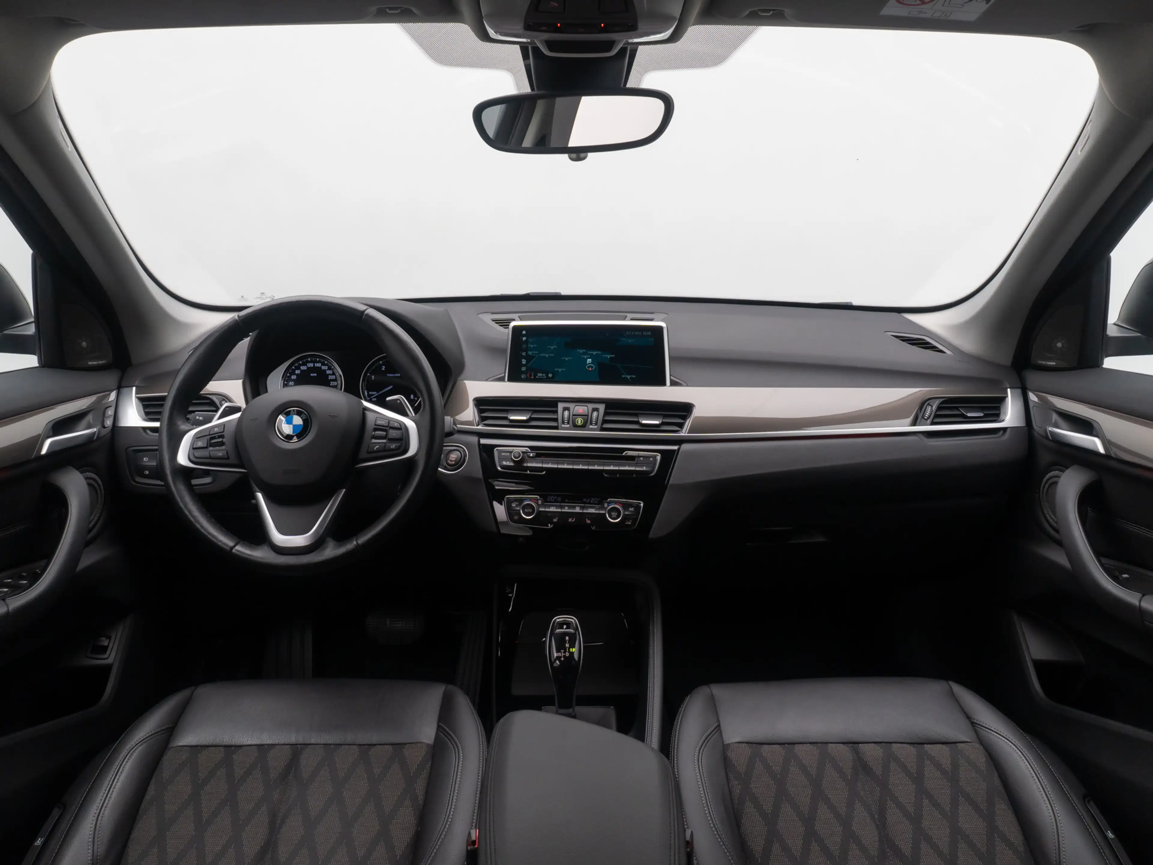BMW X1 xLine Kamera HUD Alarm H K NaviPlus 18 — photo 37
