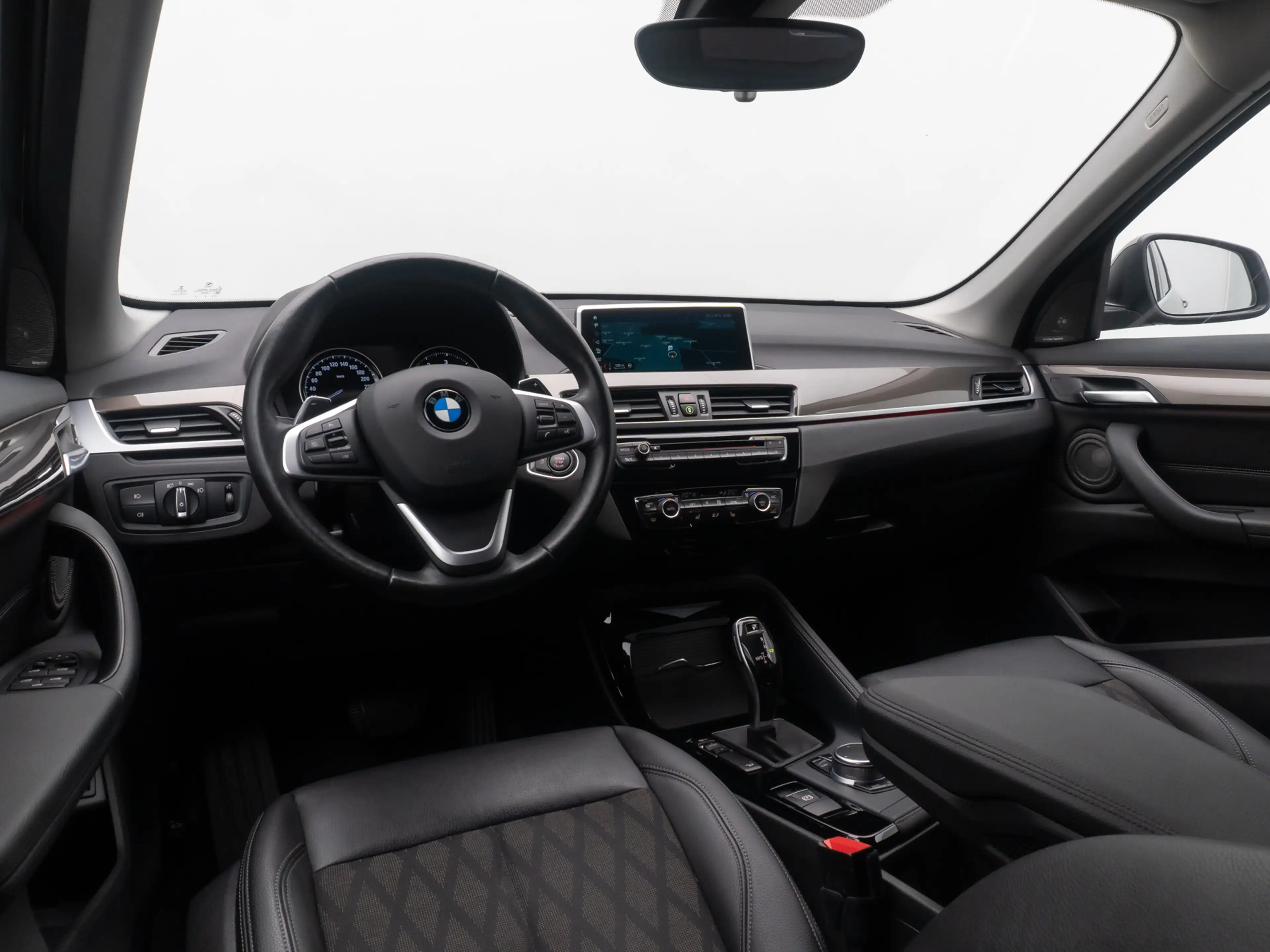 BMW X1 xLine Kamera HUD Alarm H K NaviPlus 18 — photo 36